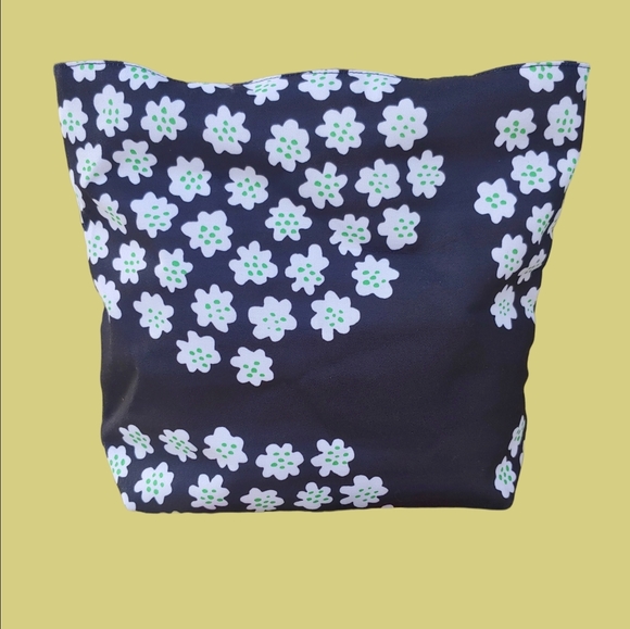 marimekko x Clinique Black and White Floral Tote Bag 16" x 13.5" - Picture 5 of 17